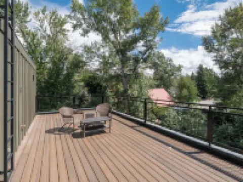 Red Elephant Resort next to the Big Wood River - When Only the Best Will do. Hotels in Hailey