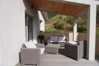 2 bedroom house with private pool 5 minutes from the beaches - 3-نجوم
