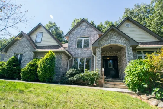 Close to Asheville-Family Home, Dog Frndly, Hot Tub, Deck, 5BR/3.5 Bath, Game Rm Отели рядом с Аэропорт Ашевилле