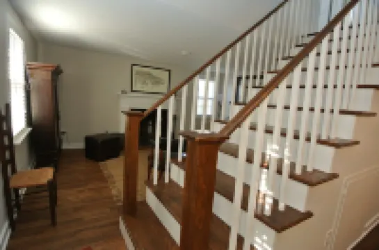 Circa 1810 Home - Downtown New Bern Historic District - 2 BRs with King Beds