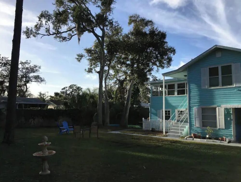 History House of Holly Hill Daytona- 109& up. US History theme. Hotels in Holly Hill