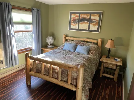 Ski condo close to multiple resorts Отели в г. Мендон