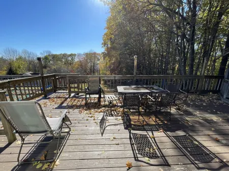 Bright, Large, Spacious Family Home Отели в г. Кин