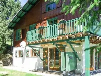 Large T4 apartment at the bottom of a chalet, close to the Pyrénées 2000 ski slopes