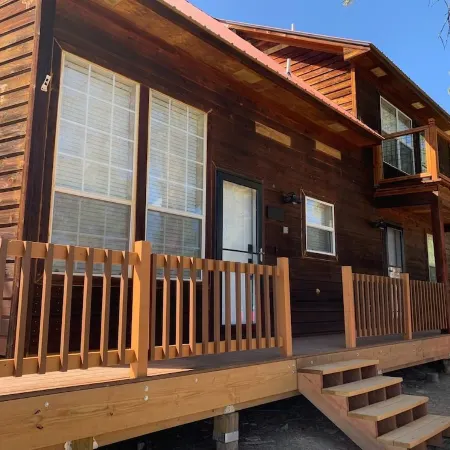 Cozy Cabin with Modern Amenities (Pet Friendly)
