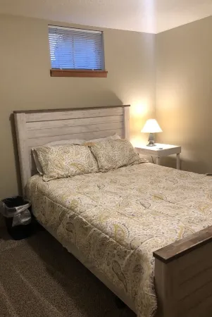 Updated lake house guest suite with Great Views, Easy Lake Access, Swim Dock