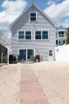 PRIVATE BEACH: ROYAL OCEANVIEW CASTLE @ CLINTON W/ 4 QUEENS 2 FULL
