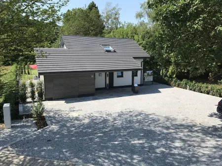 Detached vacation home on Lake Edersee Rehbach " Das Haus am See "