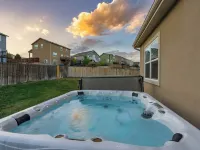 Spacious Airport Heaven - 5 Bedrooms & Hot Tub Hotels in Security-Widefield