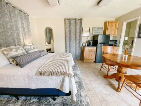 The Nook - Cozy 1/1 Guesthouse Near ACU