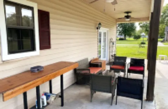 Spacious House with Big Yard and Private Pier! Lots of Parking