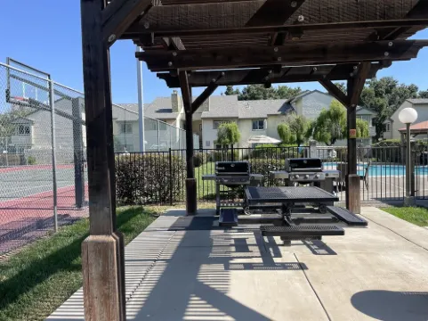 Private spacious 2-bedroom apartment - pets welcomed