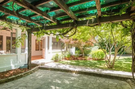 Wine Country Harvest Hideaway - Centrally located in Sonoma Valley