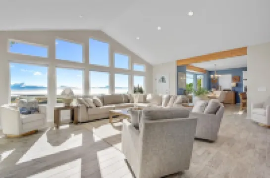 Spacious home w full Kachemak Bay views