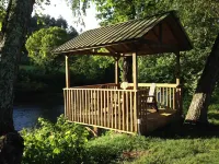 Trout Chalet - Nottely Riverfront, Starlink w/ Roku TV, Easy River Access Hotels in Notla