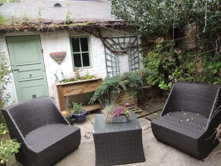 Charming coastal residence 328 yards away from the beach Отели в г. Фекан