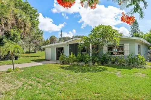Waveland House in Jensen Beach: minutes to beaches, parks, marina and downtown