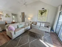 Lovely 2 bedroom Golf Shore villa on the 17th hole on Seabrook Island