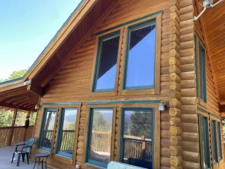 Ski-in Ski-Out Log Home - Right on Headin' Home Ski Run/Bike Tr w/ Hot Tub