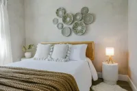 Sky Ridge-The Dawn/ Brand New Cabin in Amish Country w/Hot tub