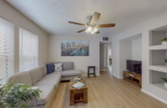 Gated Uptown Condo, 2bd/1ba, KING bed added