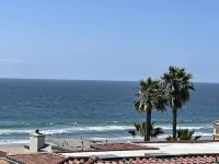 New ocean front duplex, walk to dining, shops & entertainment.