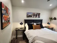 Dean's Garage: Car-Shop Themed Luxury Small Home, Central Auburn Hotels in Auburn