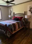 Ennis, MT: Conveniently located vacation cabin Hotels near Norris Hot Springs
