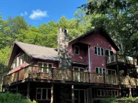 Our Quechee Escape: Spacious 5 - bedroom home in breathtaking central Vermont Hotels near Aqueduct Trails