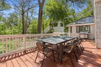 Luxury by the Lake - English Villa - Sleeps 23 Hotels in McQueeney