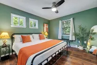 New! Hot Tub, Fire-pit, Shuffleboard, Game Room, Kids Play Area and More!