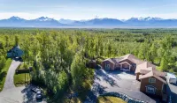180° Mountain Views~Luxury Chalet~Mountain Retreat~Fireplaces~Private~Serene