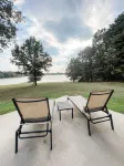 Waverly Lakehouse - private cabin, lake view, close to Old Waverly/Mossy Oak