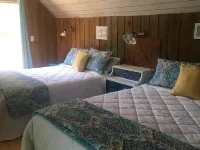 A perfect family vacation on the Frio River. Hotels in Real County