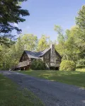 Stylish Mountain Getaway close to Stratton w/ Spa