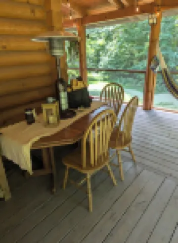 Cozy 2-bedroom lodge near Higgins Lake with WiFi, AC