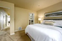 Fantastic Bellingham Bay View Condo just steps to Fairhaven Village & Boardwalk! - 4-Star