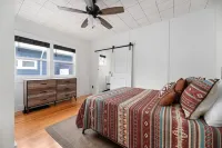 Beautiful Modern/Rustic Cottage in the heart of Lead!!!