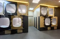 Oranzhevoe Nebo Hostel โรงแรมใน