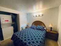#159 Condo near large pool & shuttle to Gorge Amp-book separately