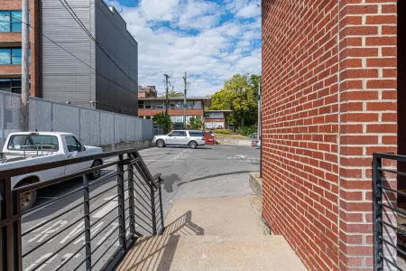 Mainstay In Fay on Dickson St. Отели рядом с достопримечательностью «Арканзас Эр энд Милитари Музеум»