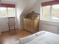 Contemporary Beach House with sea views and short walk to Blue Flag beach