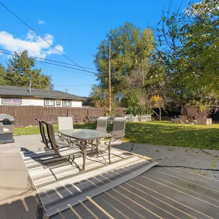 Cozy 3 Bedroom Cottage in Quiet Neighborhood in Nampa