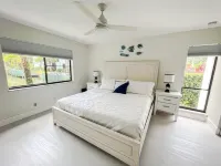 Ocean Village beautiful condo with patio & deck overlooking peaceful pond. Hotels in der Nähe von Jetty Park