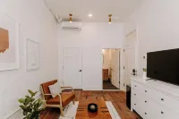 East Main Lofts - Farmhouse 204 Hotels in Madison Township