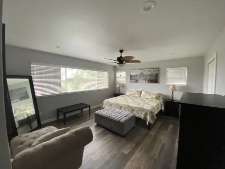 Surfers Paradise! Отели в г. Пупекея