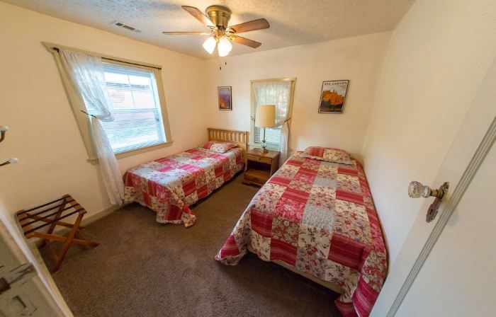 Historical 1930 Country Charmer, Peaceful Property, 9 miles to Bryce Canyon