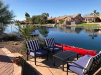 Resort Living! Quiet Lakefront Home. Pool, large shaded patio, fishing, sleeps 9 Отели рядом с достопримечательностью «Ригс Маркетплас»