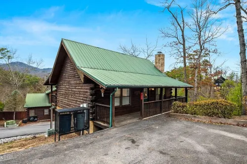 1BR Cozy Cabin - Romantic, Hot Tub, Couples, RELAX in Pigeon Forge