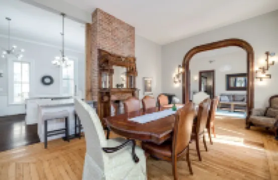 Breathtaking Victorian Mansion~2 Blocks to Cathedral~Huge Hidden Arcade~Theatre!